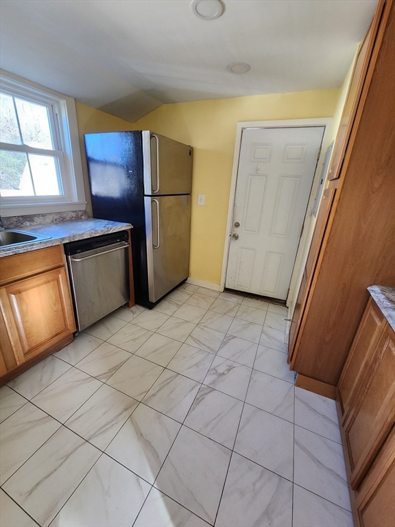 136 South Main St, Sharon