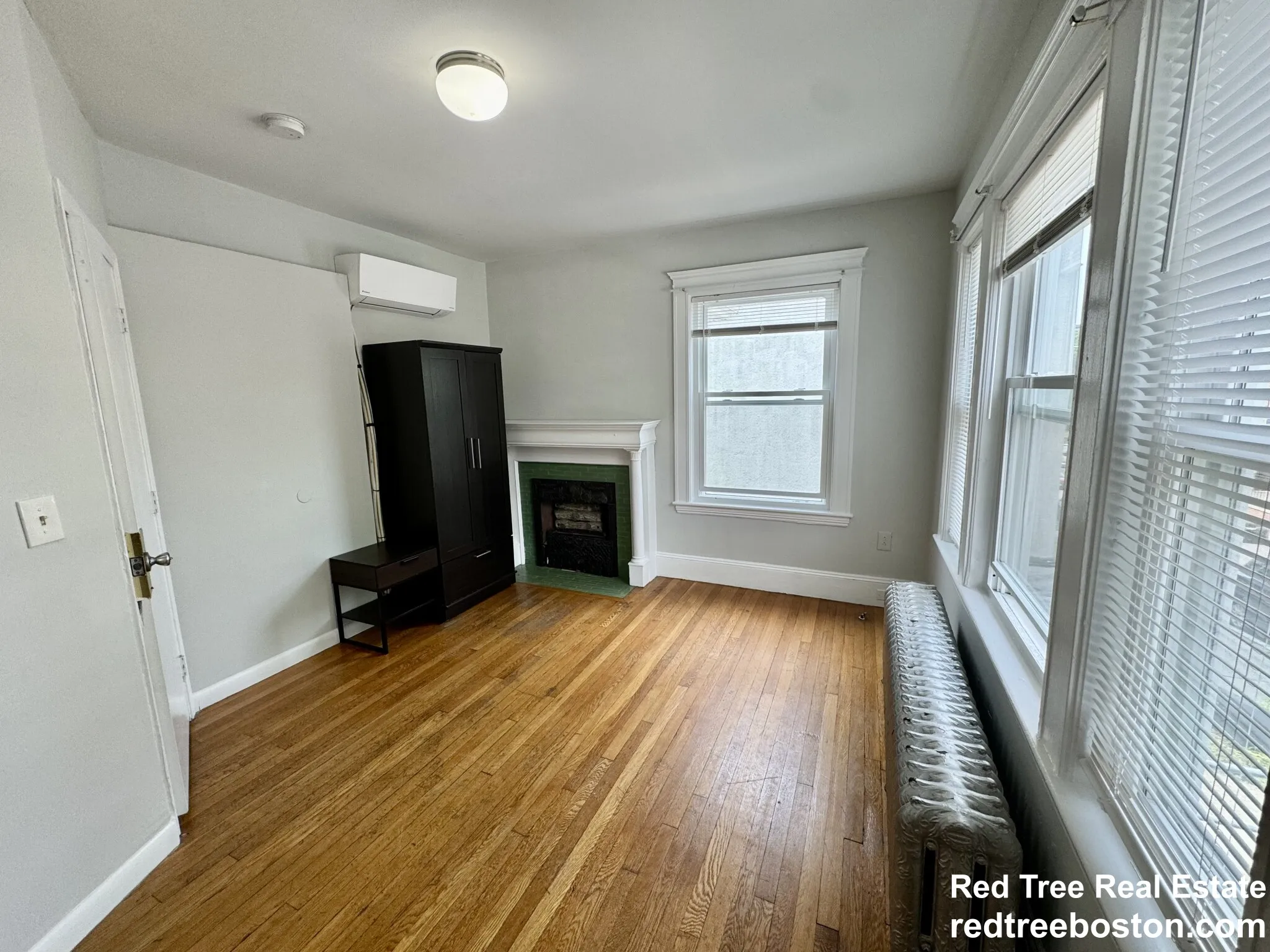 28 Boulevard Ter, Brighton