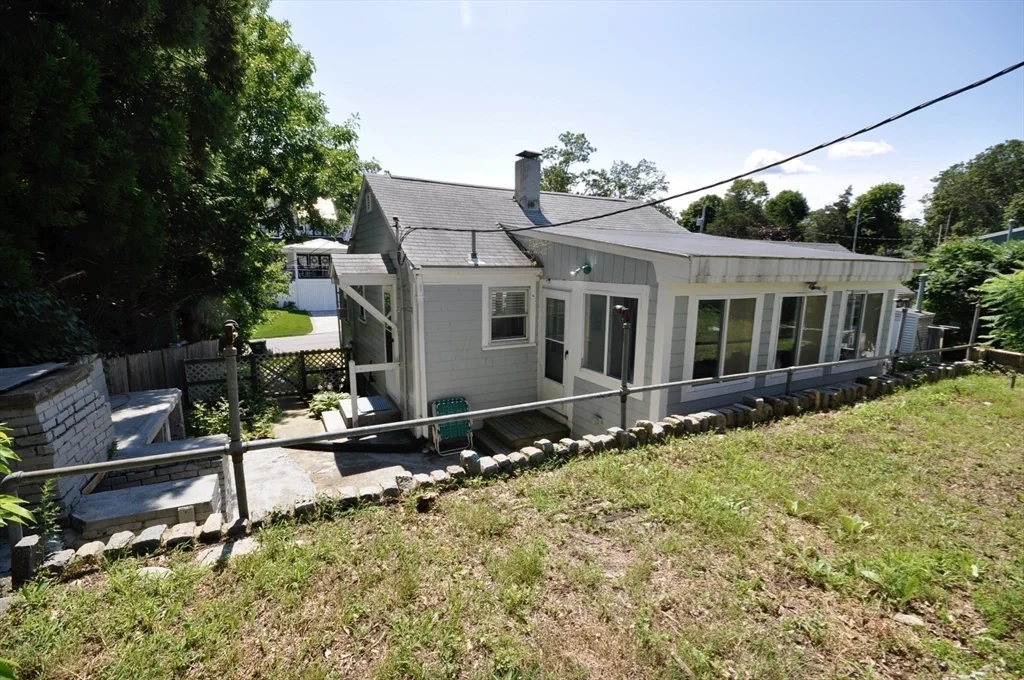 28 Cochituate Rd, Priscilla Beach