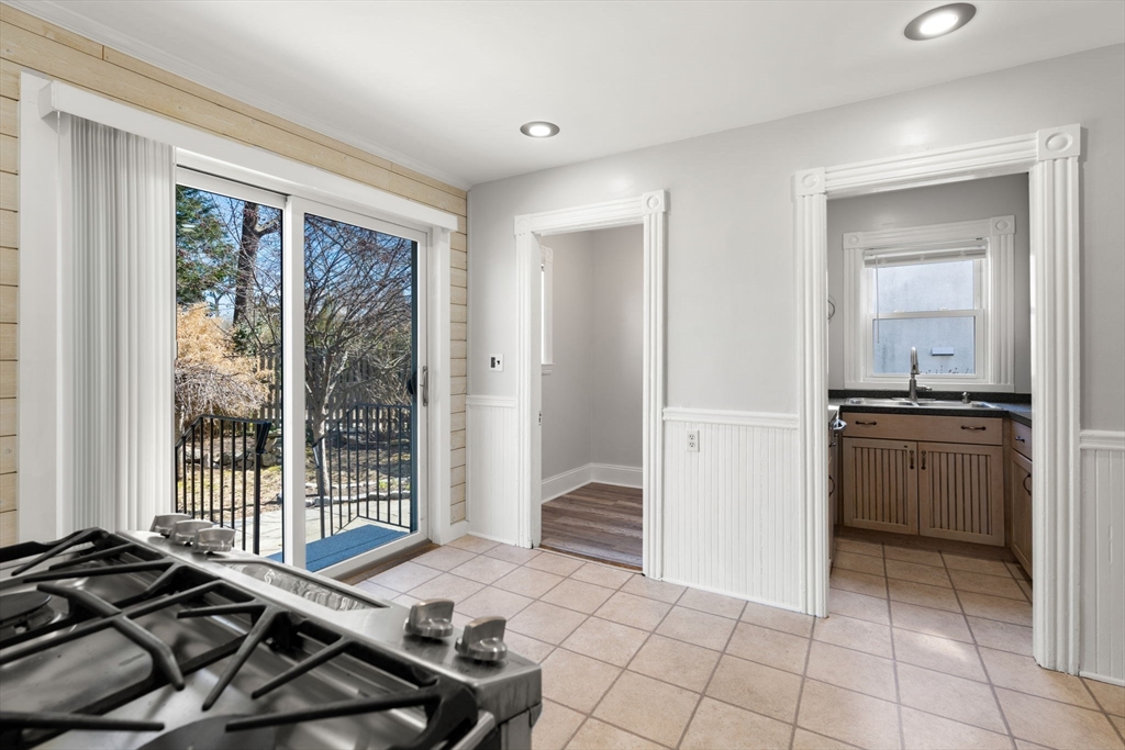 3 Clifford Ave, Beverly