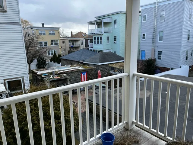 179 Elm St, Davis Square