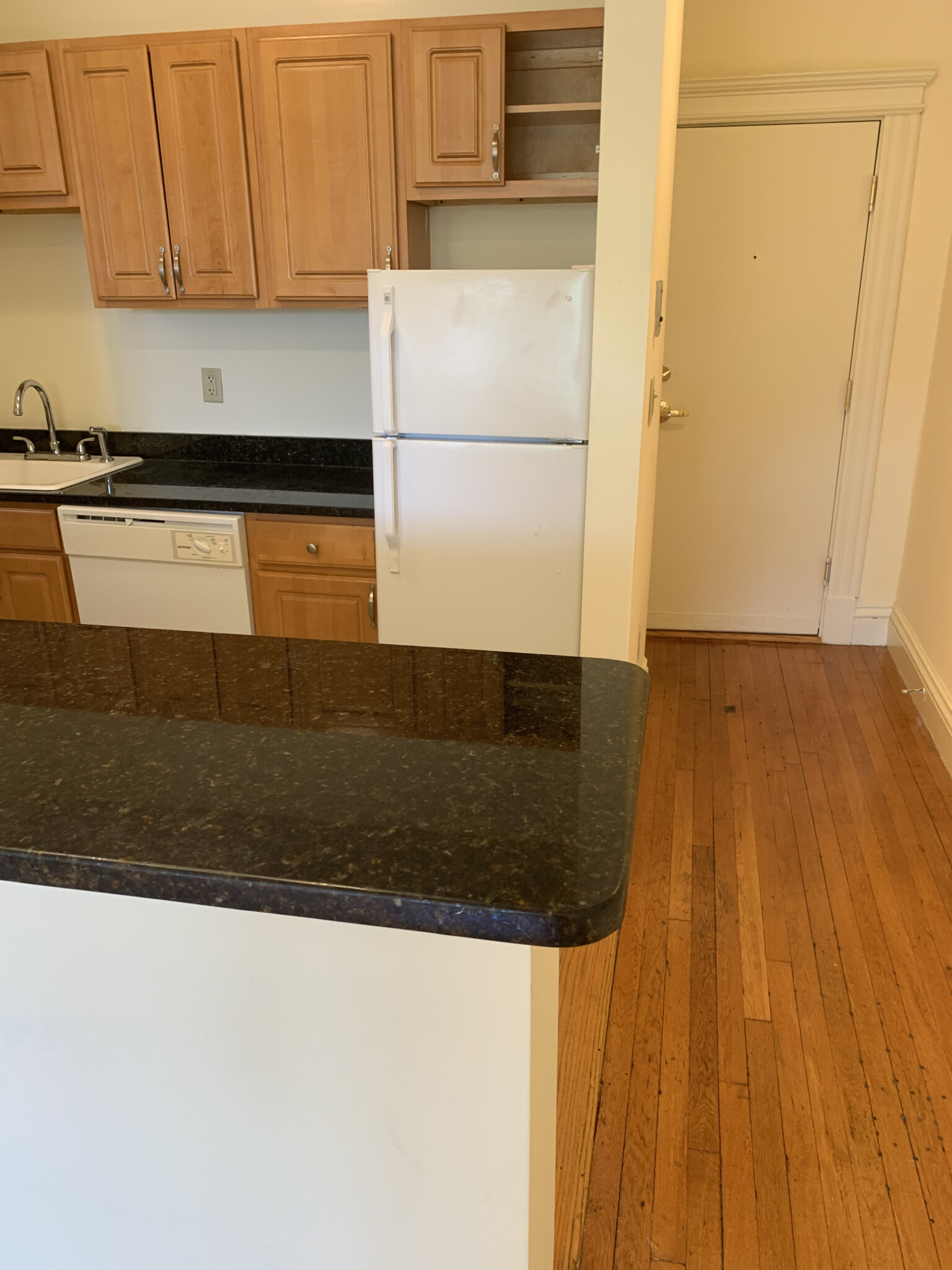 98 Queensberry St, Fenway