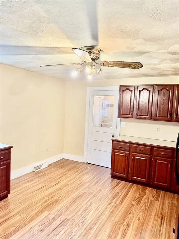 78 Summer St, Everett