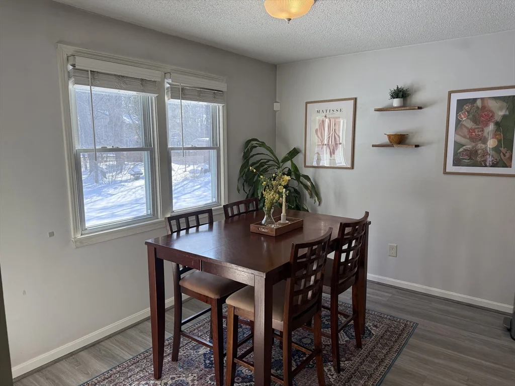 124 Tennis Plaza Rd, Dracut