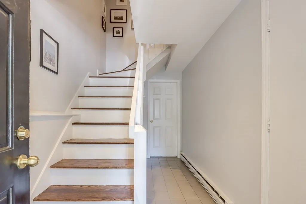 154 W 3rd St, South Boston