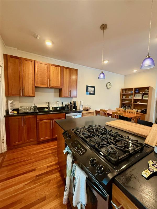 67 Highland Ave, Mid-Cambridge