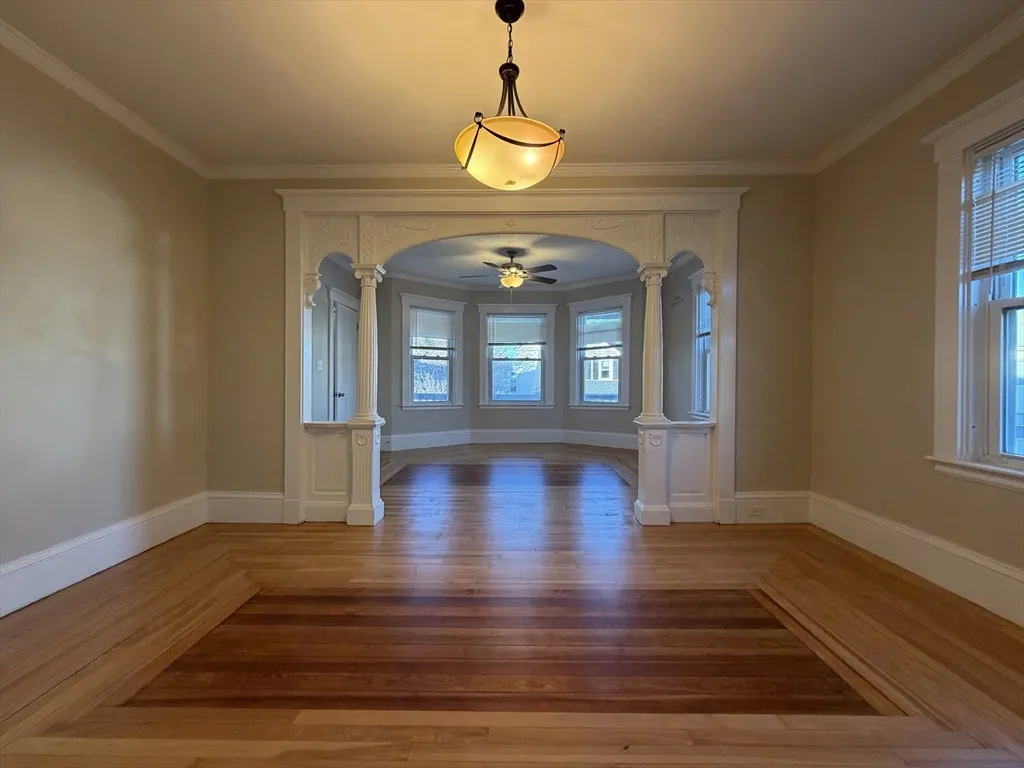 320 Wood St, New Bedford