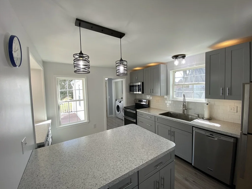 74 Moore Ave, Warren