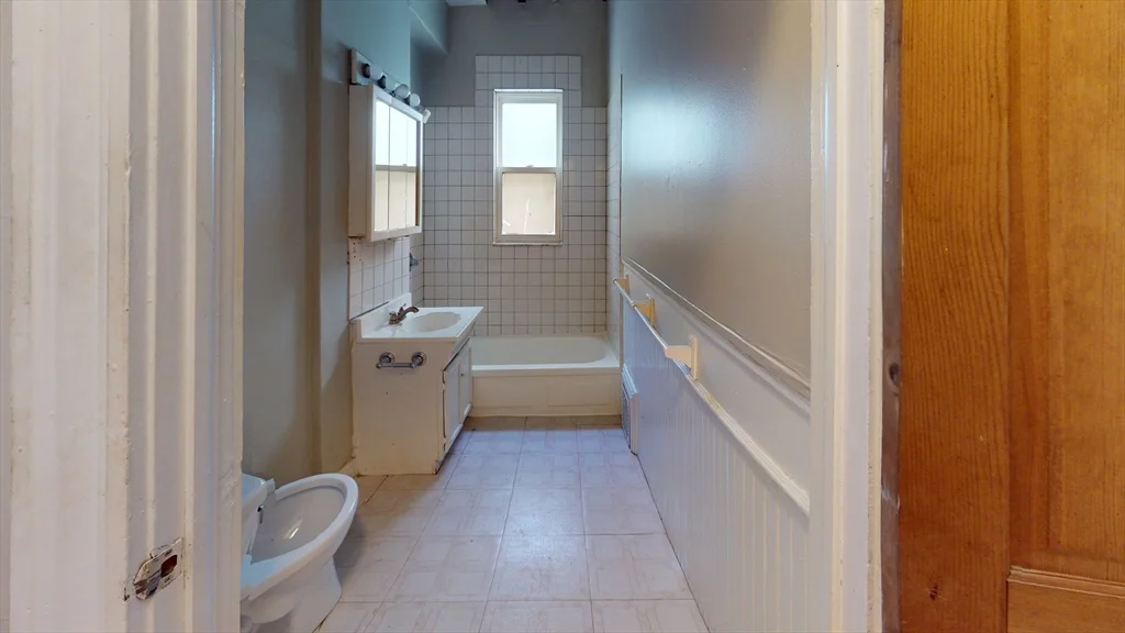 8 Olmstead St, Jamaica Plain