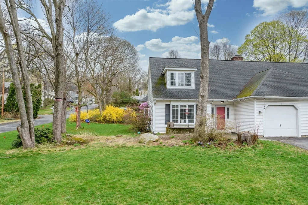 10 Homeward Ln, Natick