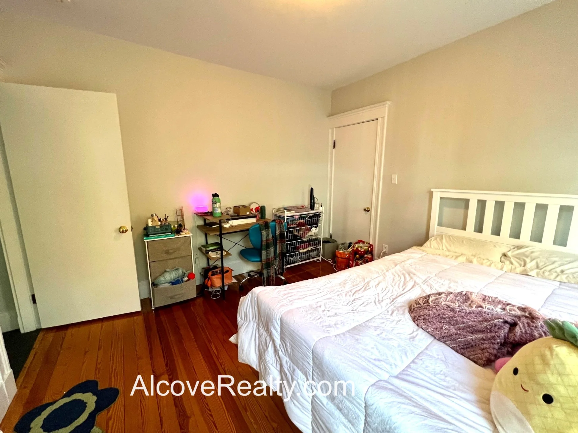 34 Leonard St, Tufts