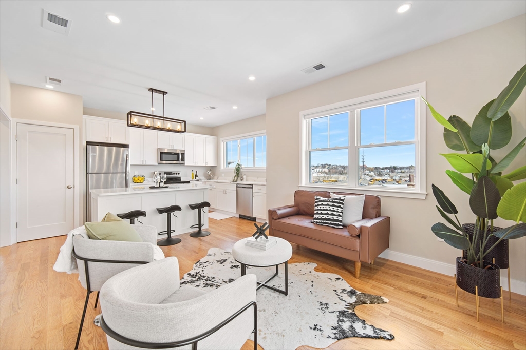 2-4 Hecla, Dorchester