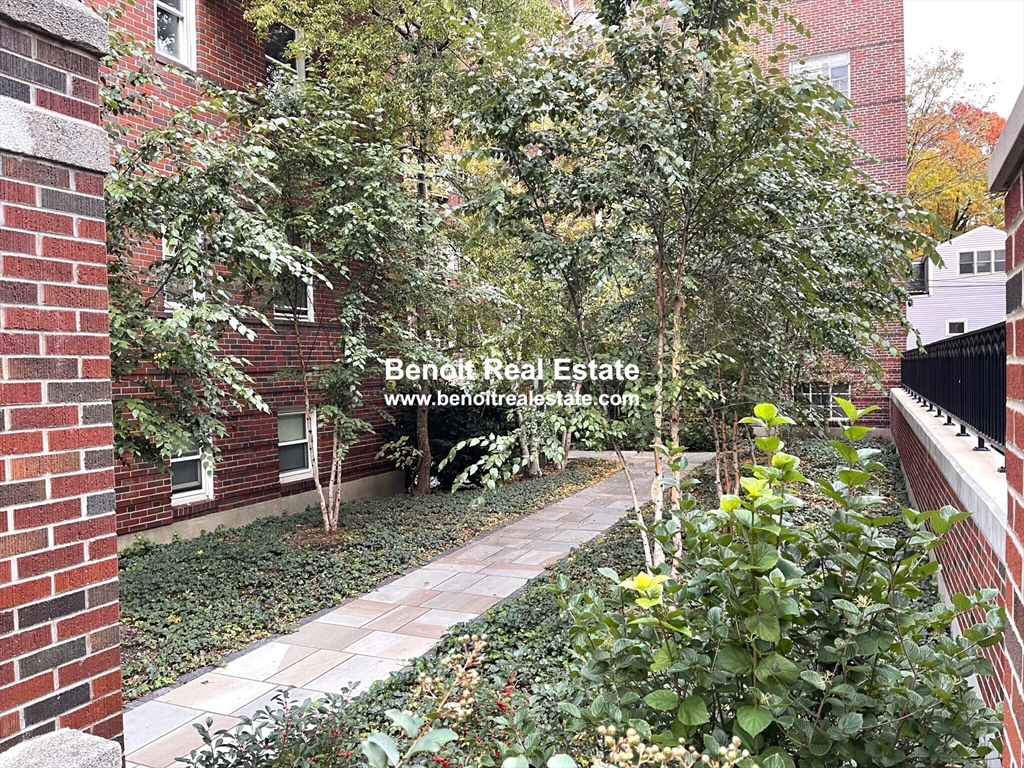 36 Highland Ave, Mid-Cambridge