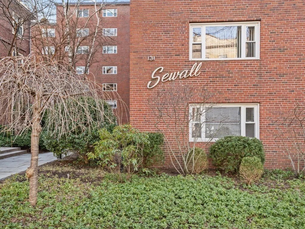 131 Sewall Ave, Coolidge Corner