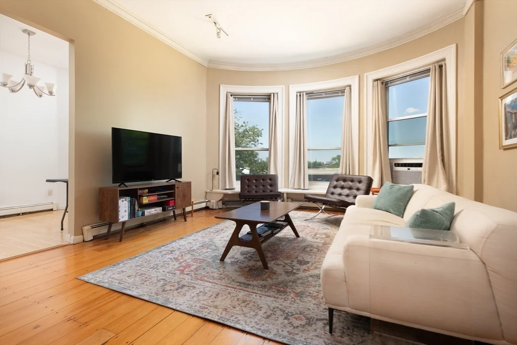 7 Bay State Rd, Fenway