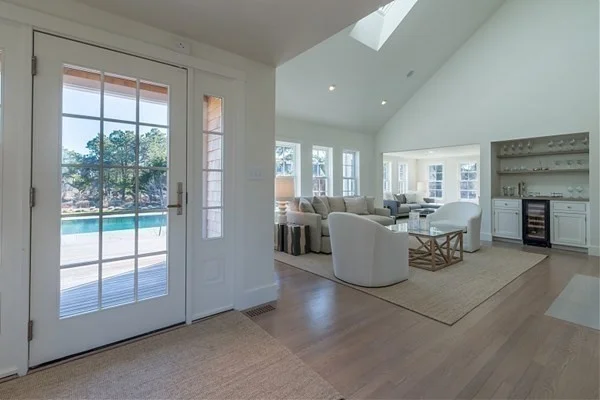 12 Pond View Dr, Nantucket