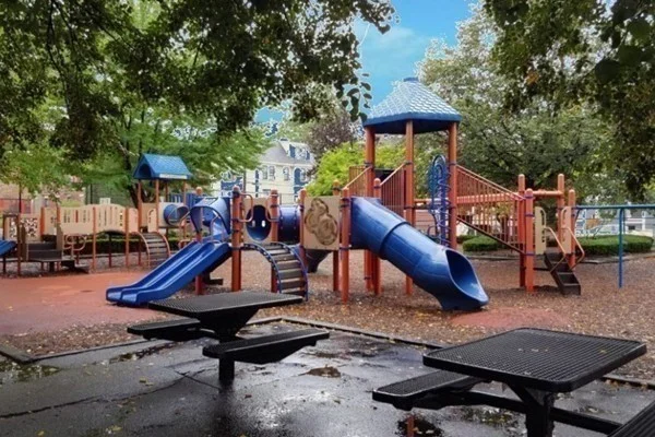 293 Broadway, The Port