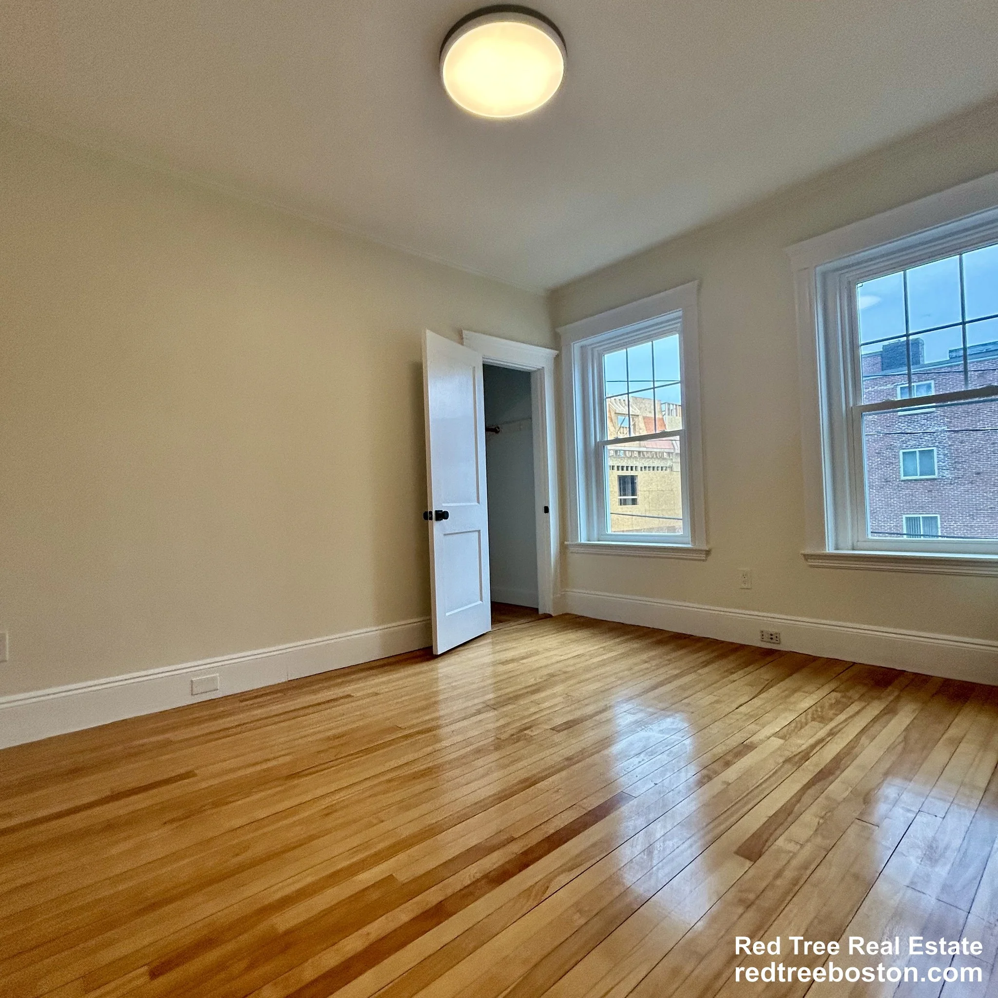 10 Dwight St, North Brookline