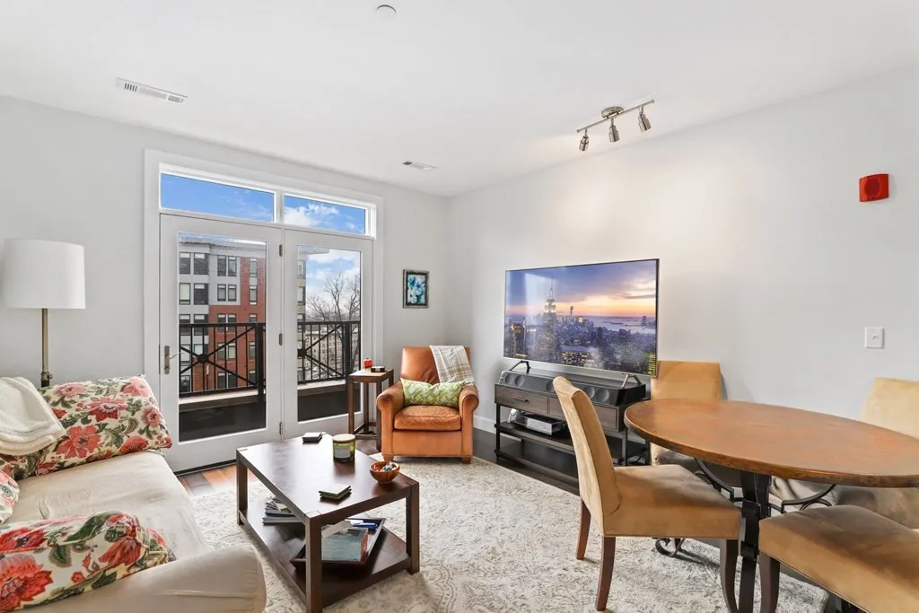 1501 Commonwealth Ave, Brighton