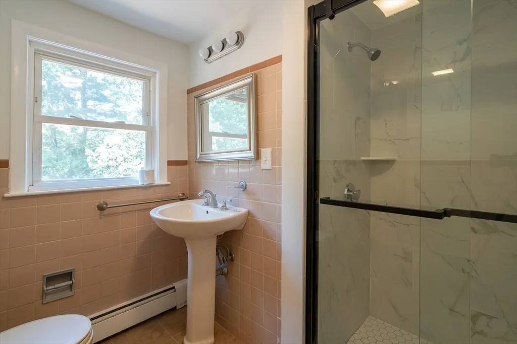 11 Maine Ave, Natick