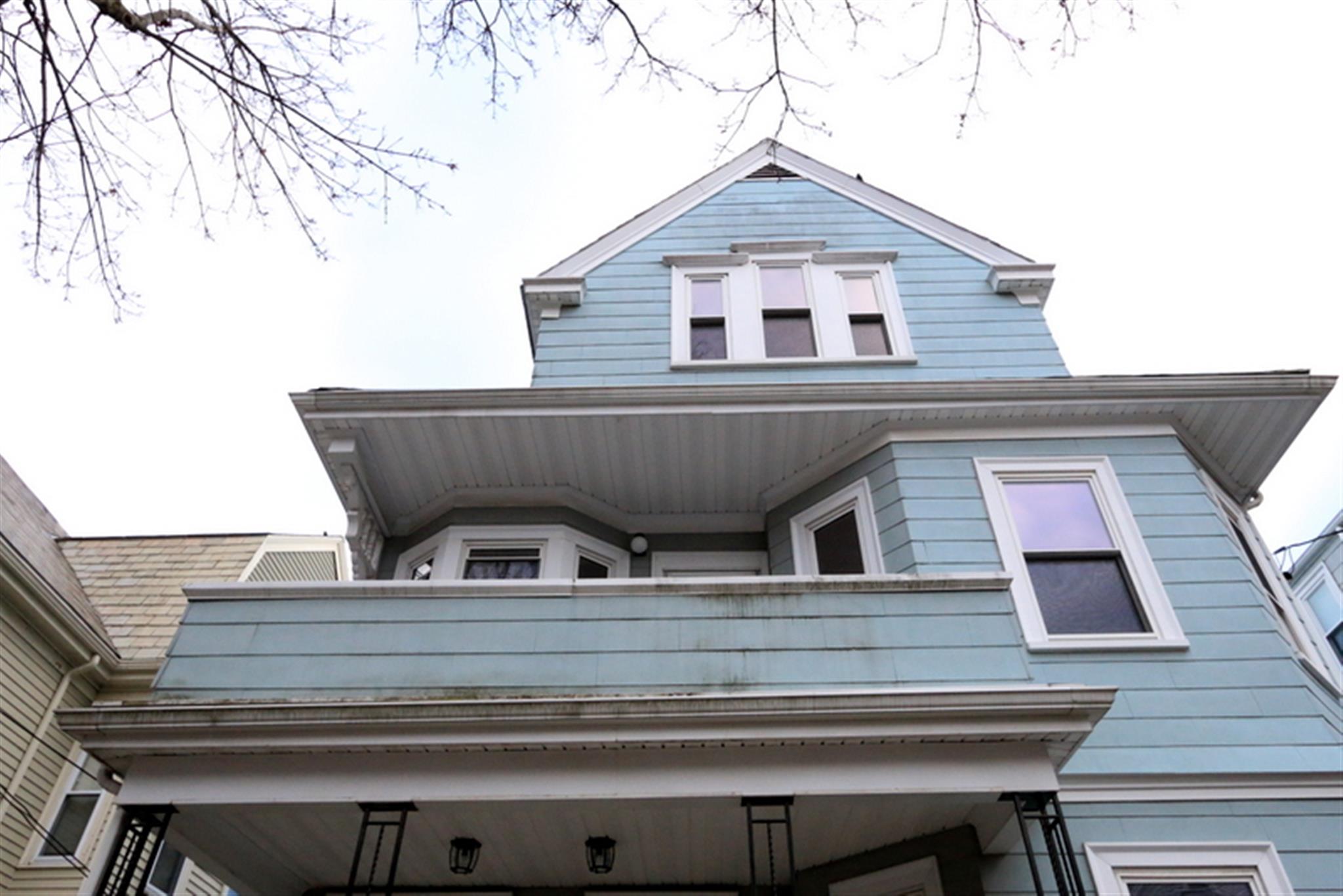 14 Bay State Ave, Powder House Square