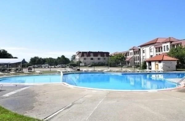 24 Madrid Sq, Brockton