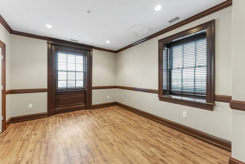 6 Main St Ext, Downtown