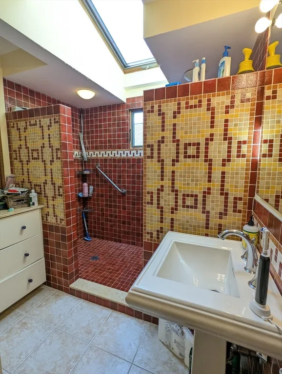 17 Commonwealth Rd, Watertown