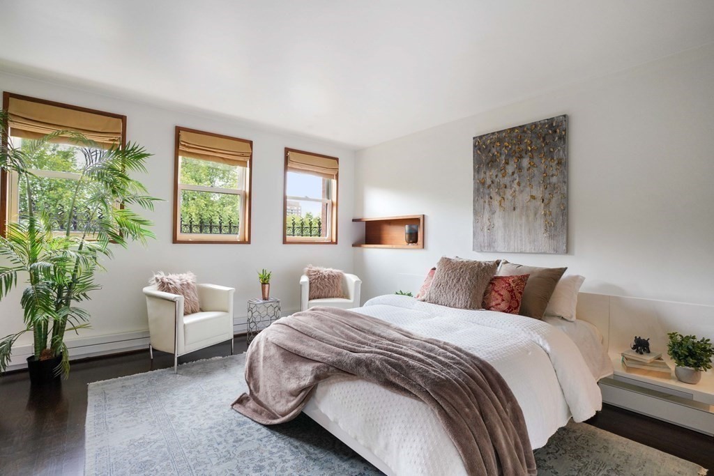 132 Commonwealth Ave, Back Bay