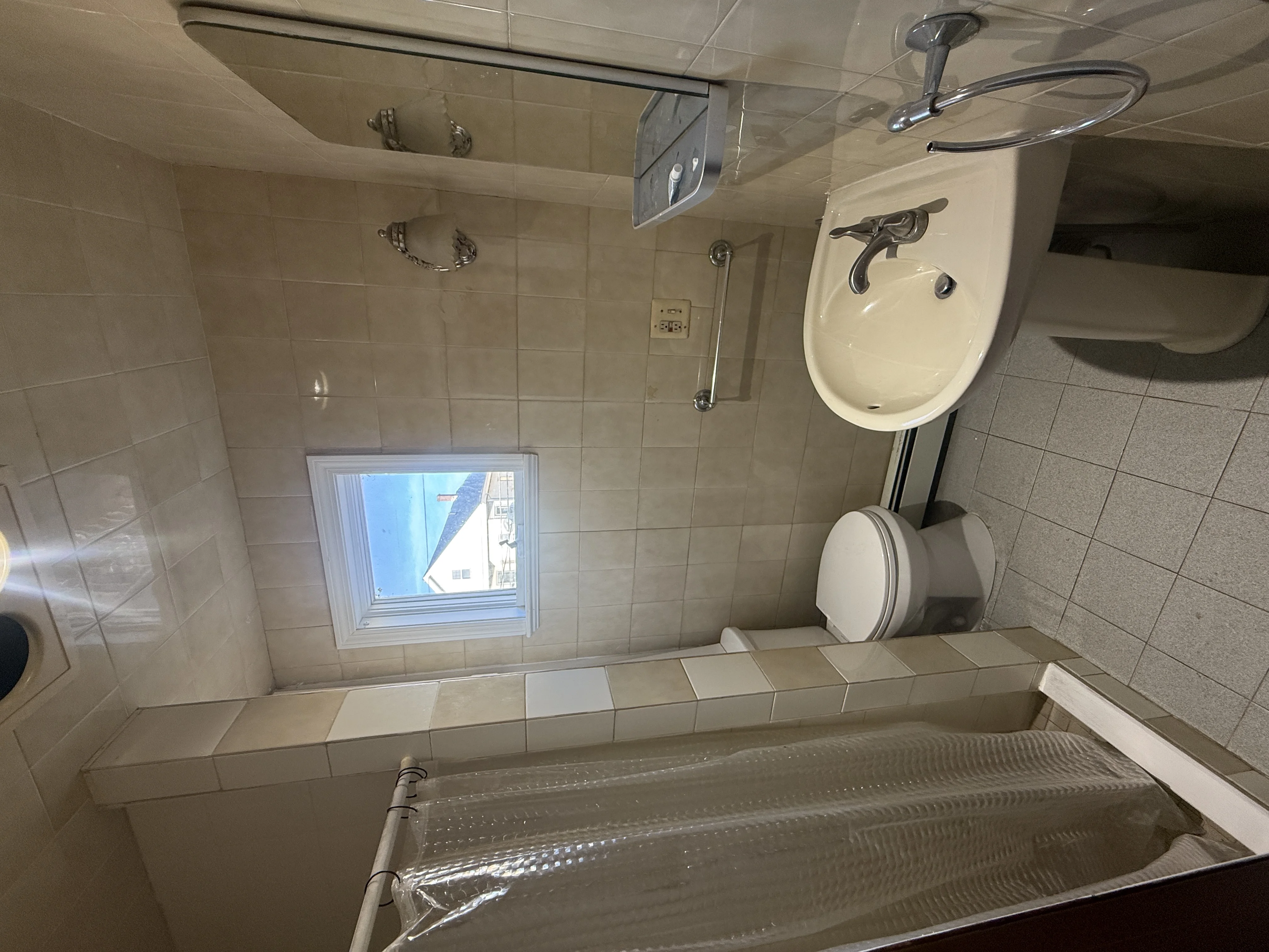 569 Main St, South Medford