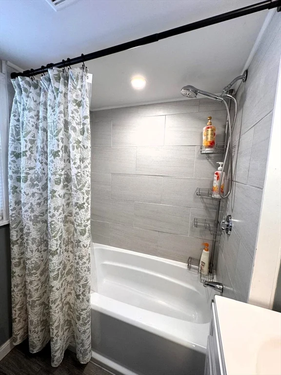 60 Cedar St, Waltham