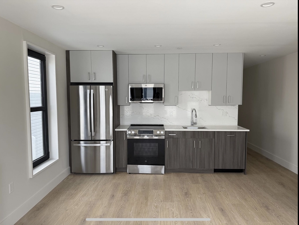 78 Gates, South Boston