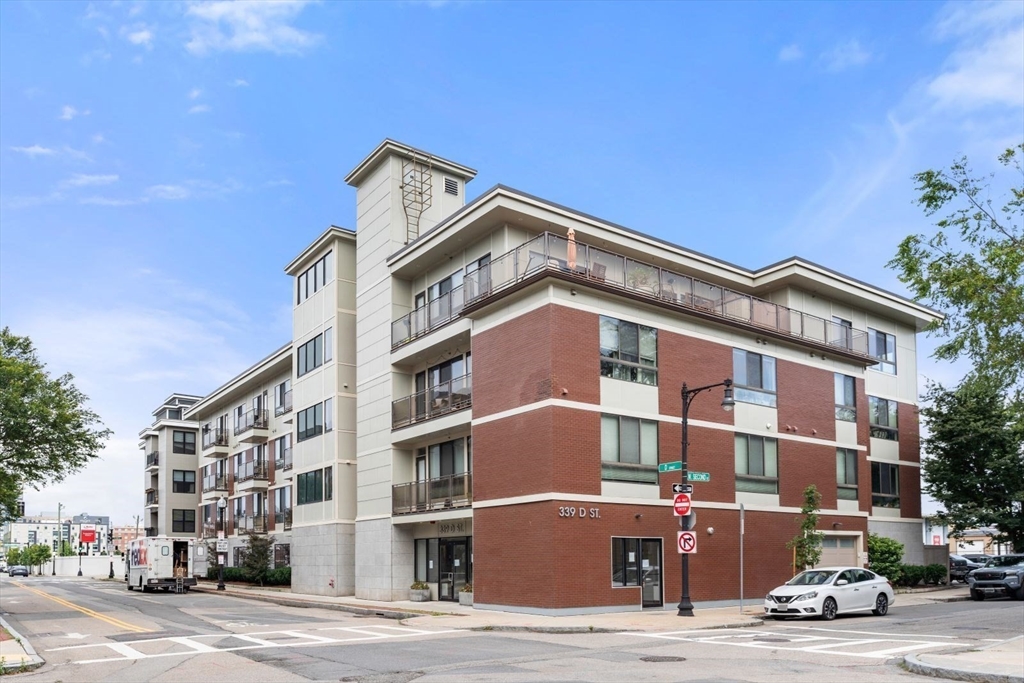 339 D St, South Boston