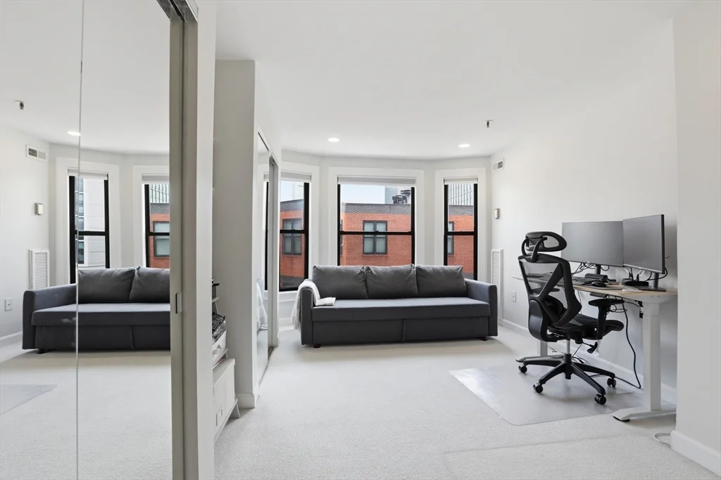 390 Commonwealth Ave, Back Bay