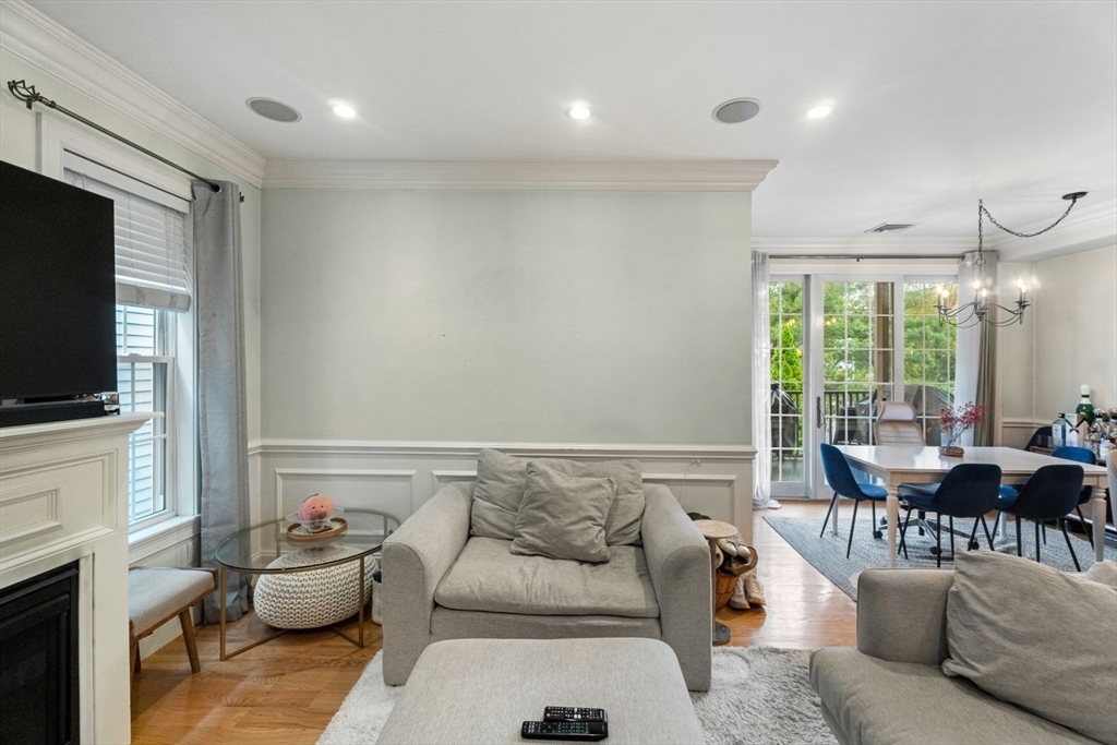 192 W 6th St, South Boston