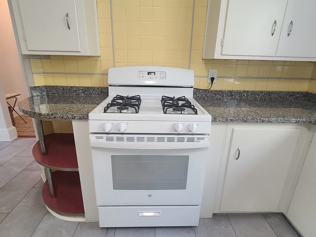 537 Beach St, Revere