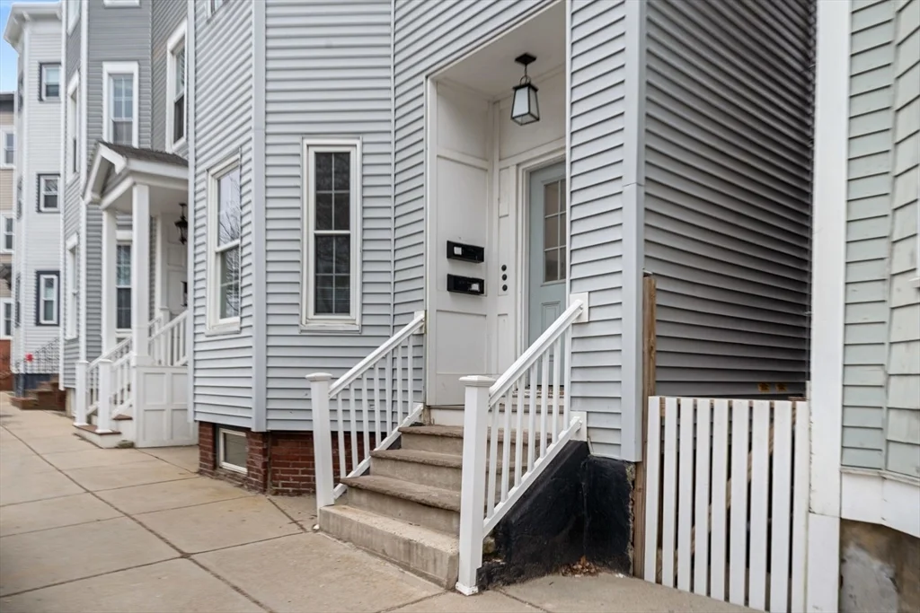 17 M St, South Boston