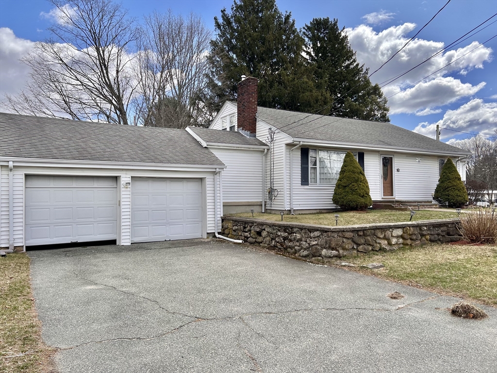 470 Pleasant St, Canton