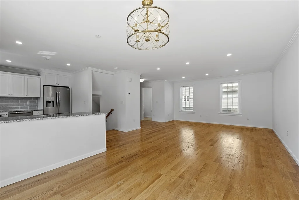 27 Mill St, Quincy
