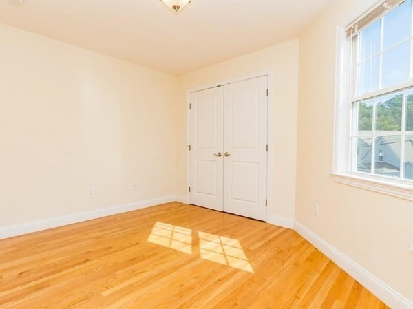 37 Hiawatha Ave, Waltham