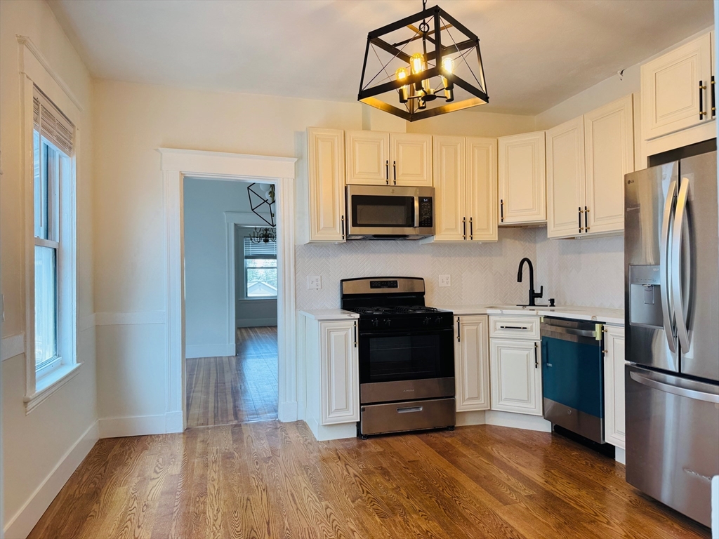 27 Belmont St, Everett