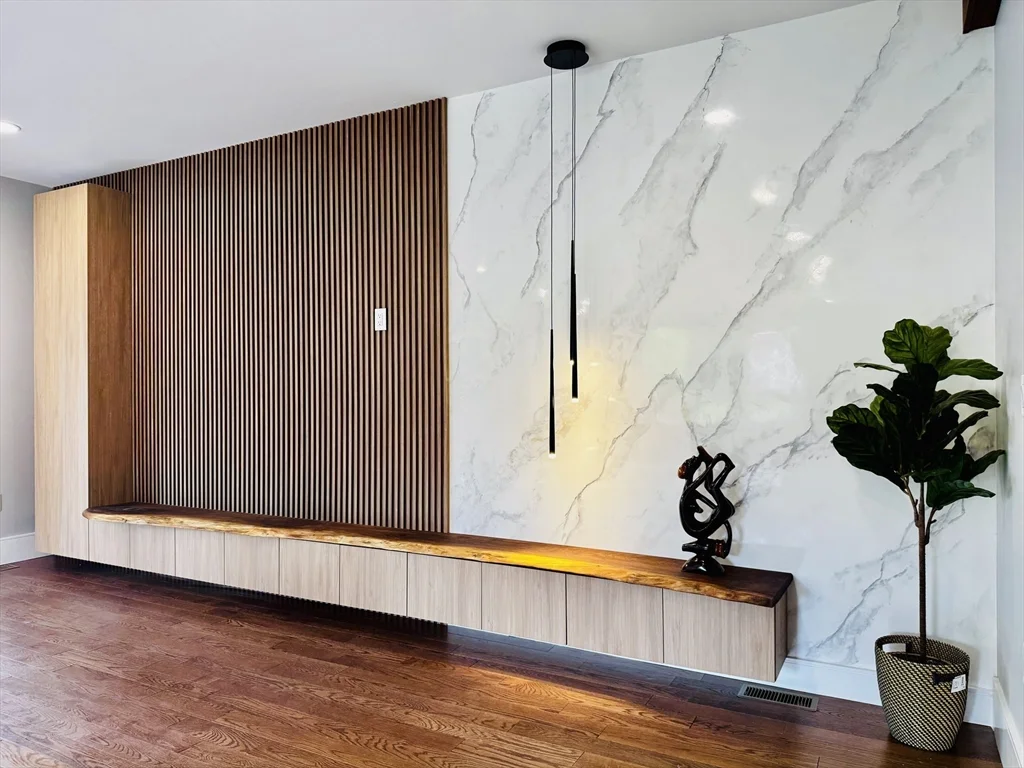 12 Linden St, Natick