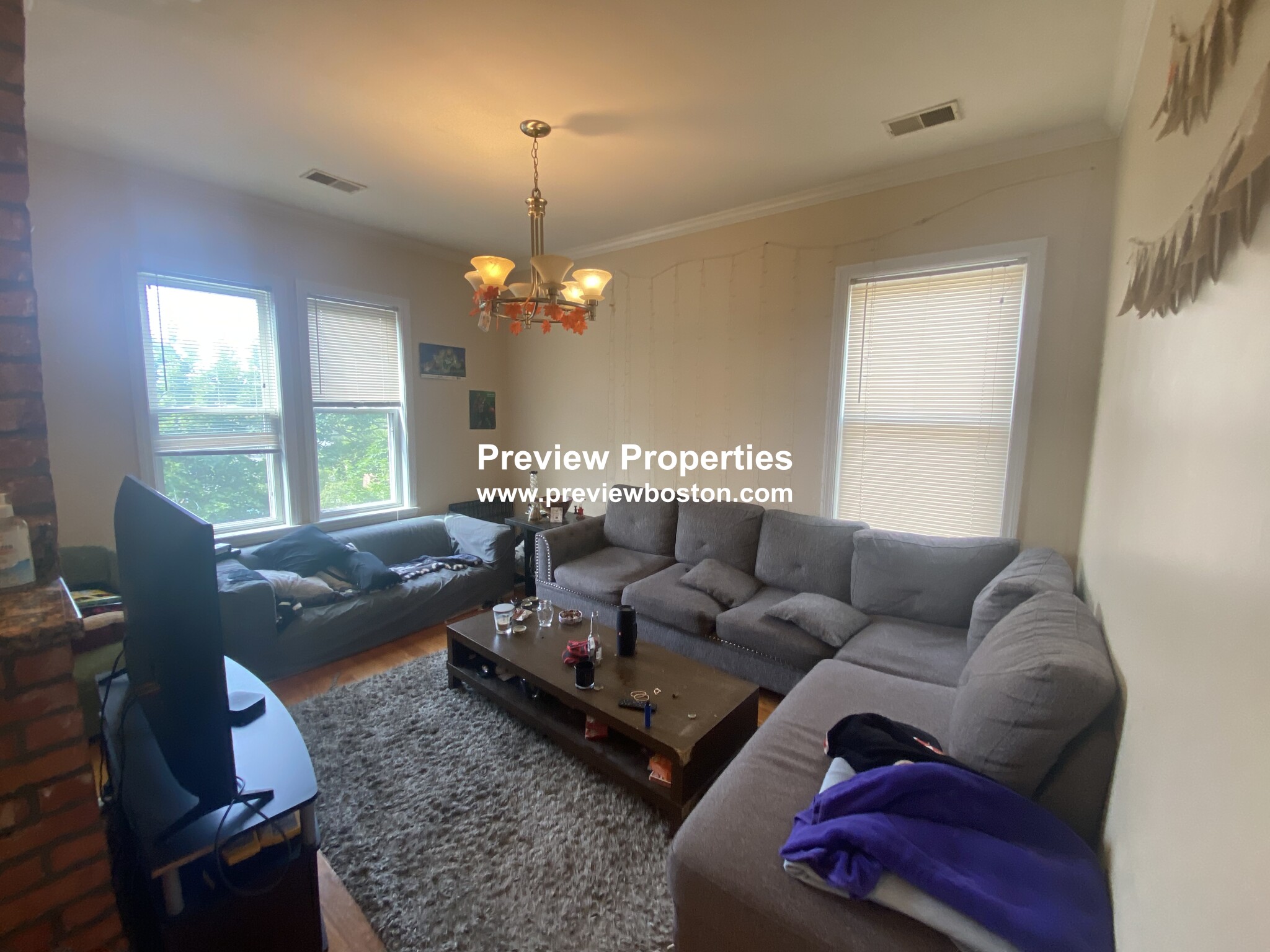 30 Circuit St, Roxbury