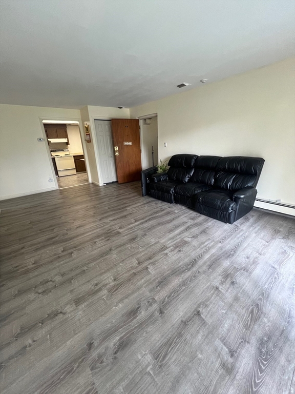 32 Pleasant Dr, Stoughton