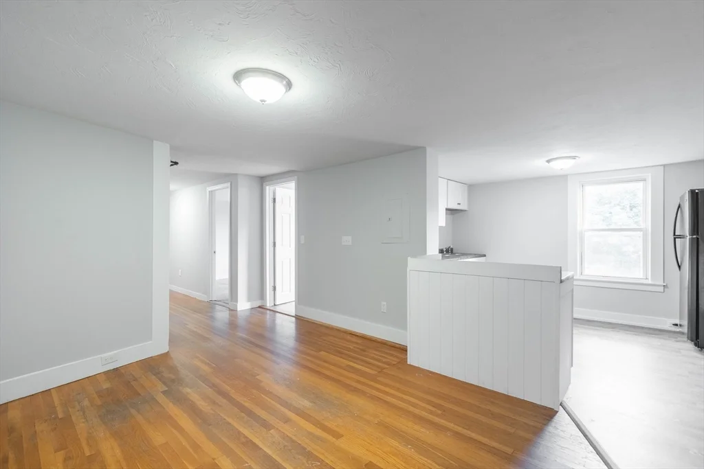 85 E Main, West Brookfield