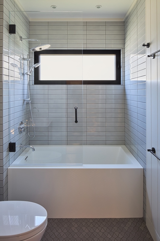 201.5 Lakeview Ave, West Cambridge