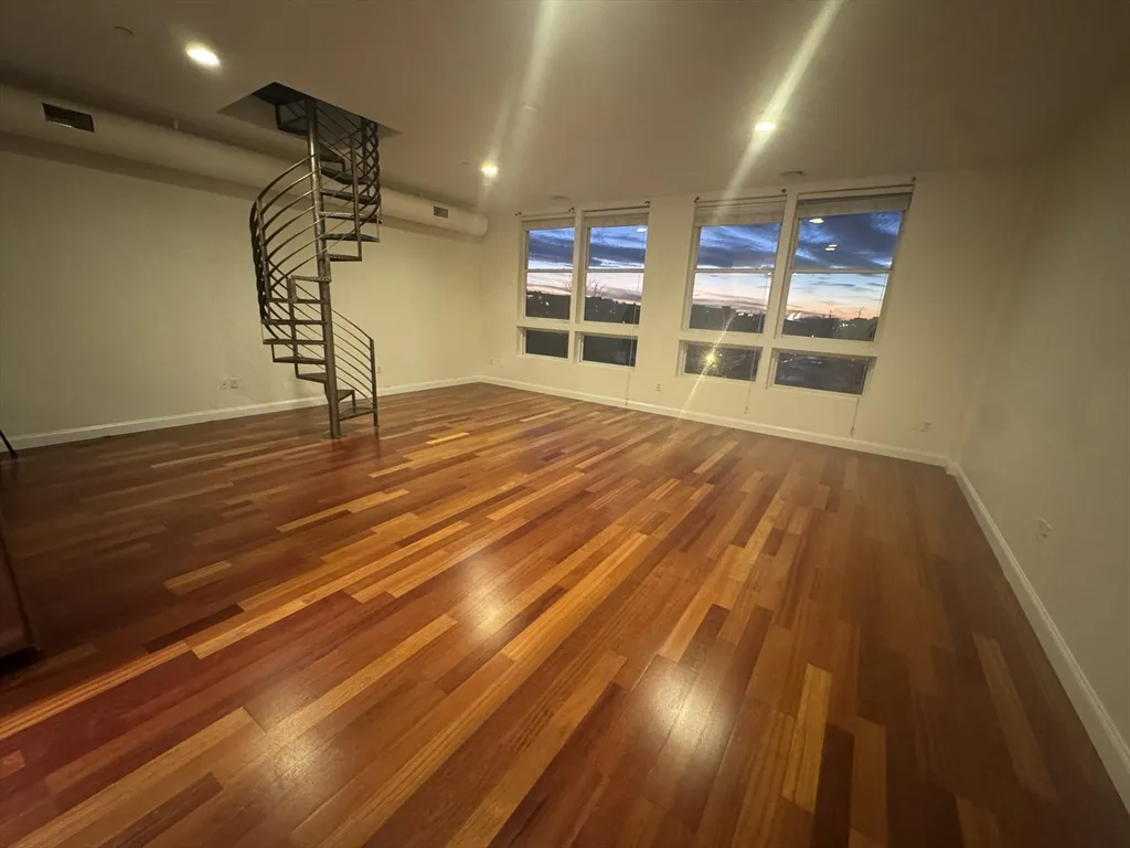 10 Ocean, Revere