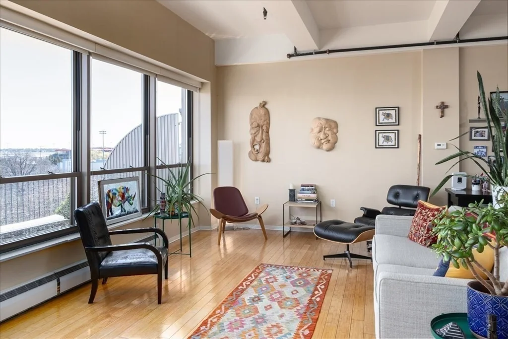 156 Porter St, East Boston