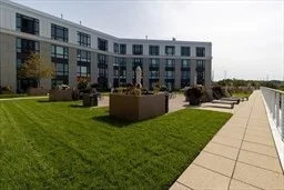 10 Shipyard Dr, Hingham