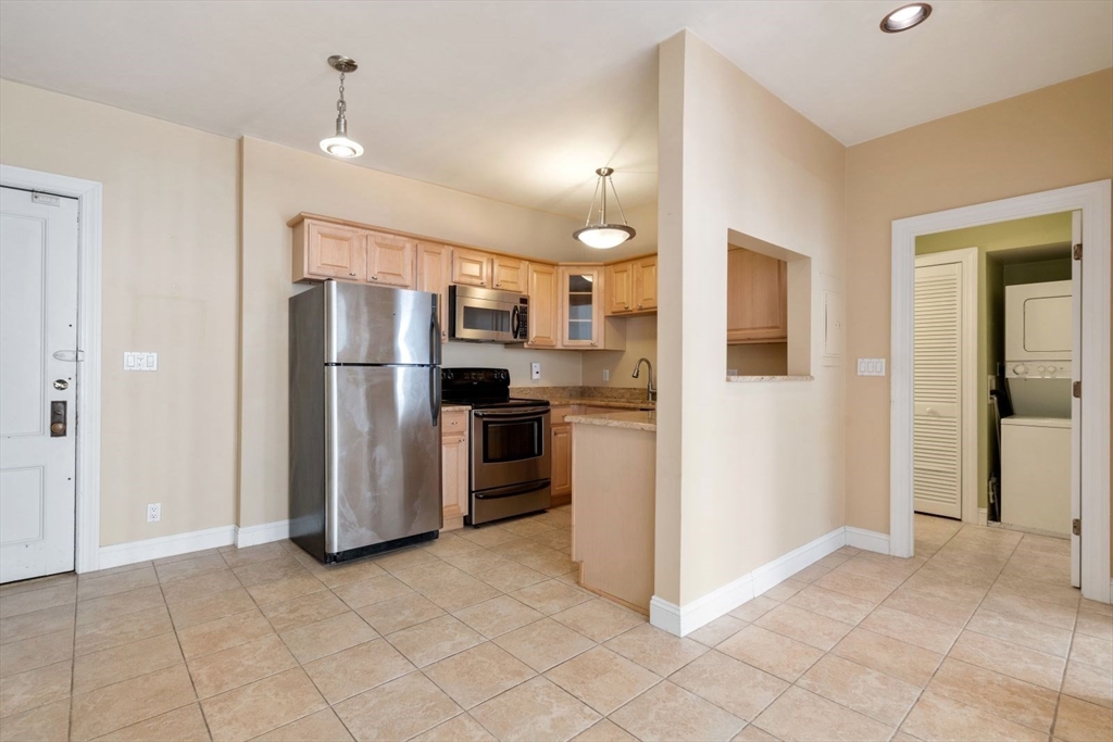 282 Newbury St, Back Bay